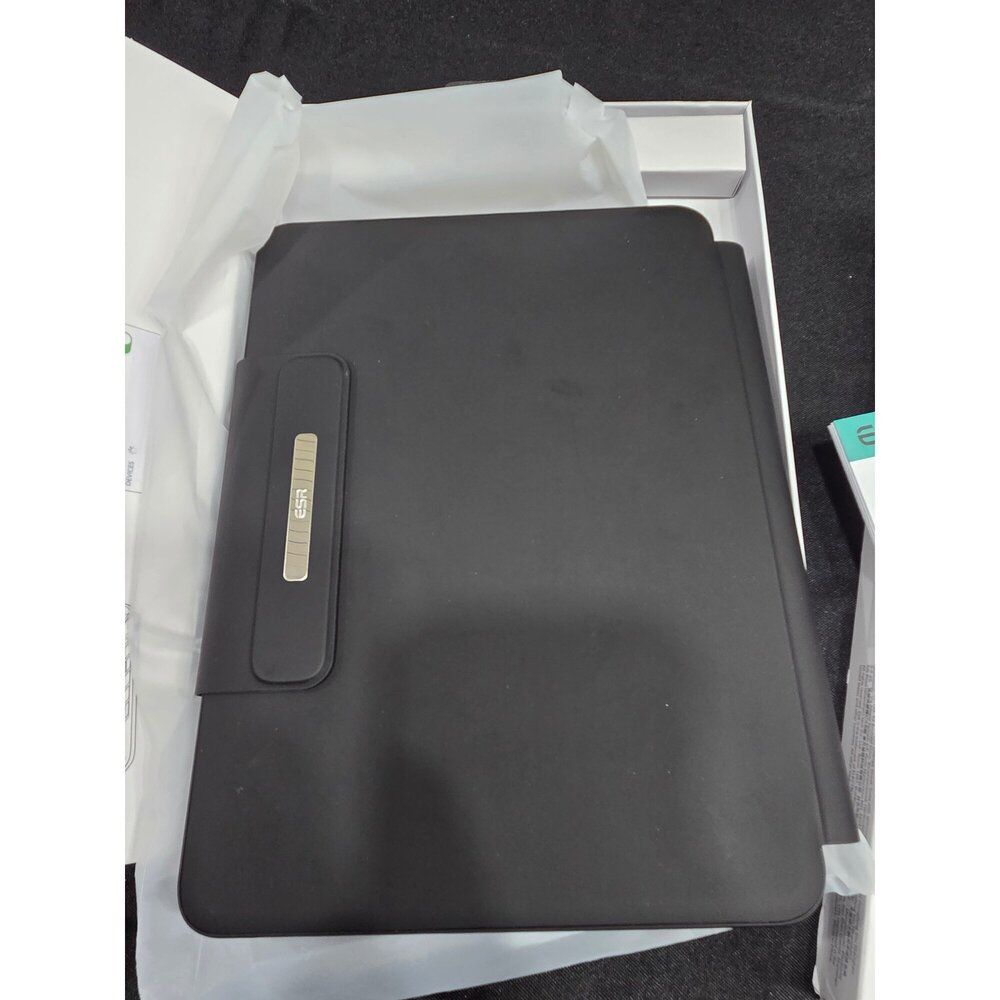 ESR Rebound Magnetic Keyboard Case for iPad 11th Gen & 10th Gen